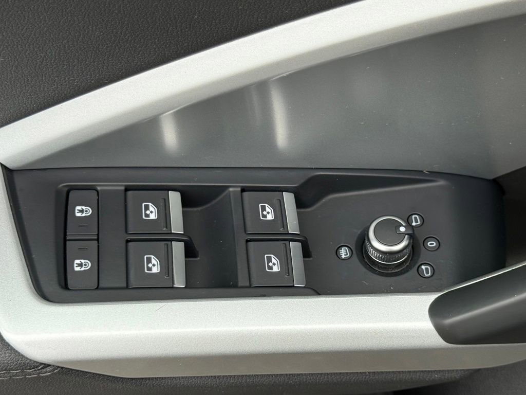 Used 2020 Audi Q3 2.0T Premium w/ Convenience Package image 60