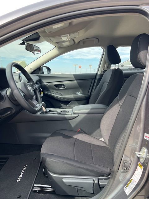 Used 2025 Nissan Sentra S image 9