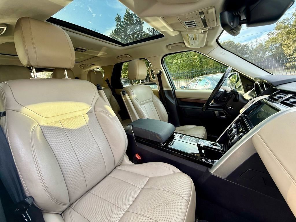 Used 2017 Land Rover Discovery HSE image 24