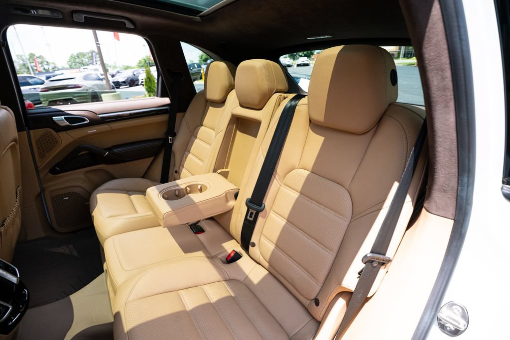 Used 2015 Porsche Cayenne Turbo AWD/4WD image 46