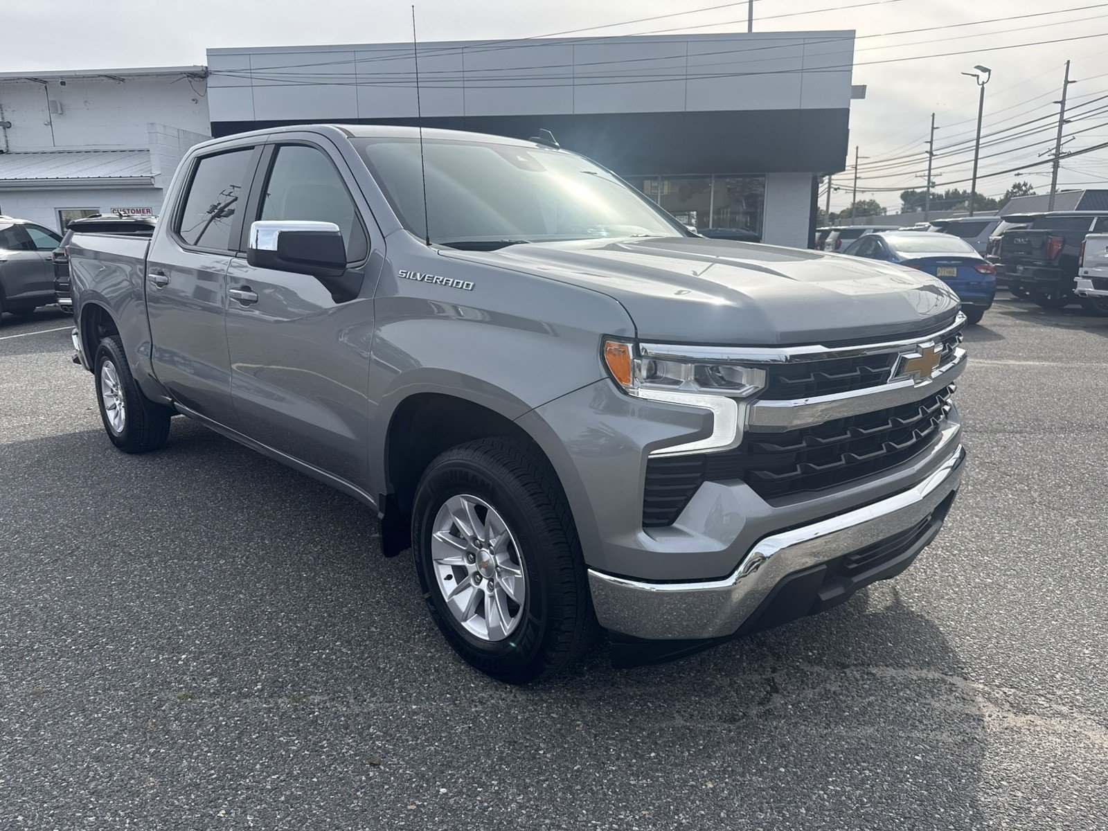 Used 2025 Chevrolet Silverado 1500 LT RWD image 1
