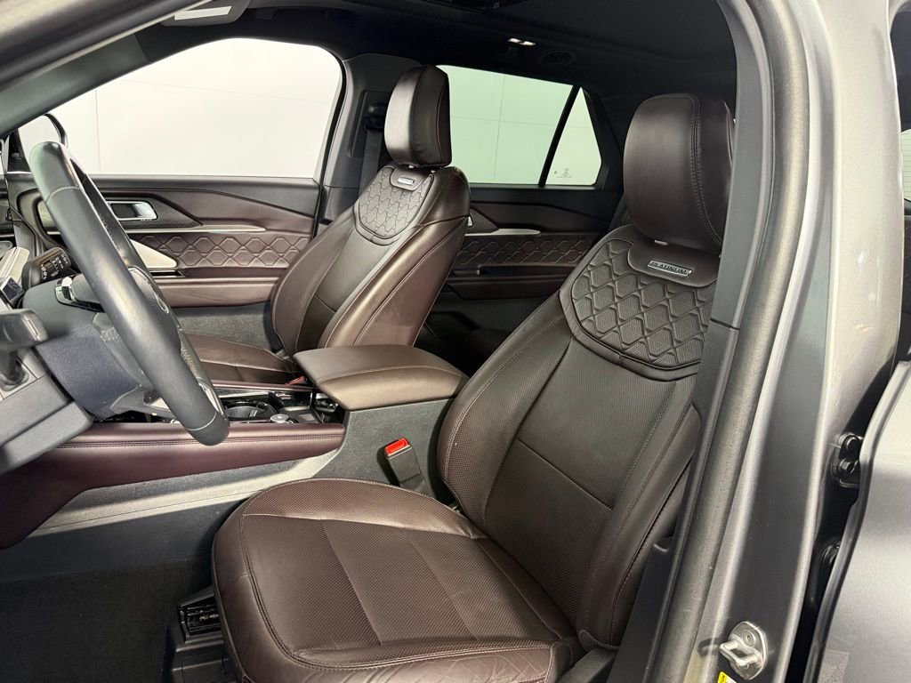 Used 2025 Ford Explorer Platinum w/ LUX Leather Package image 26