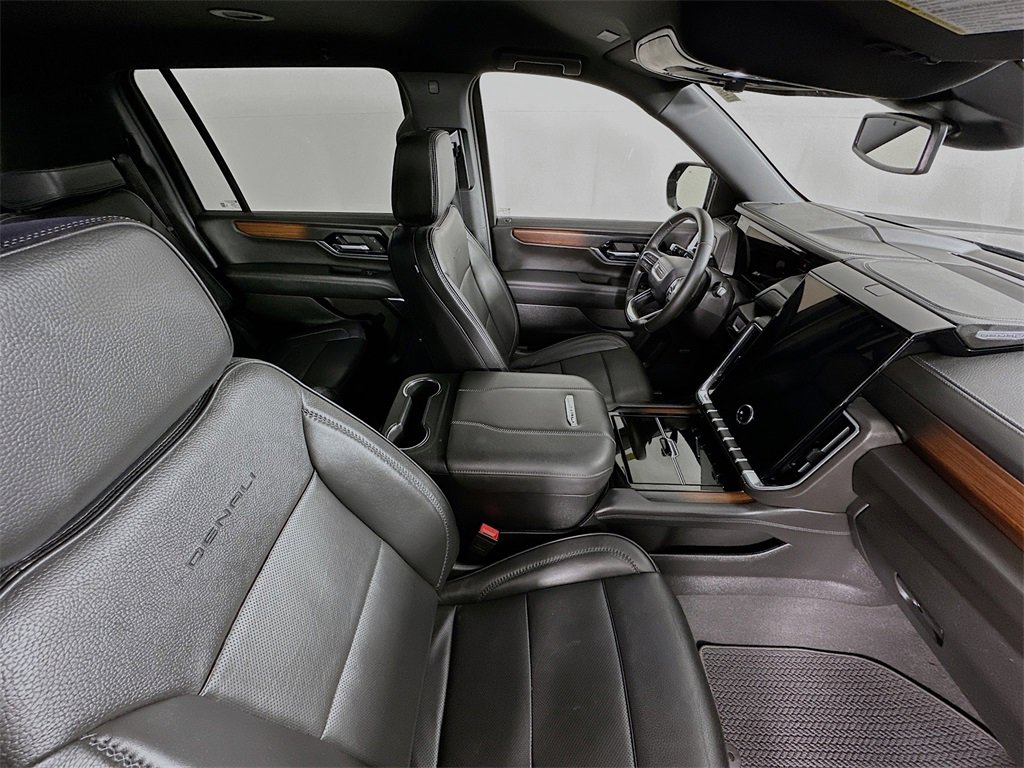 Used 2025 GMC Yukon XL Denali image 29