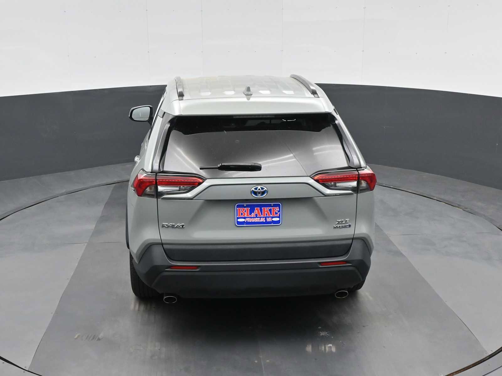 Used 2022 Toyota RAV4 XLE w/ XLE Grade Weather Package AWD/4WD image 18