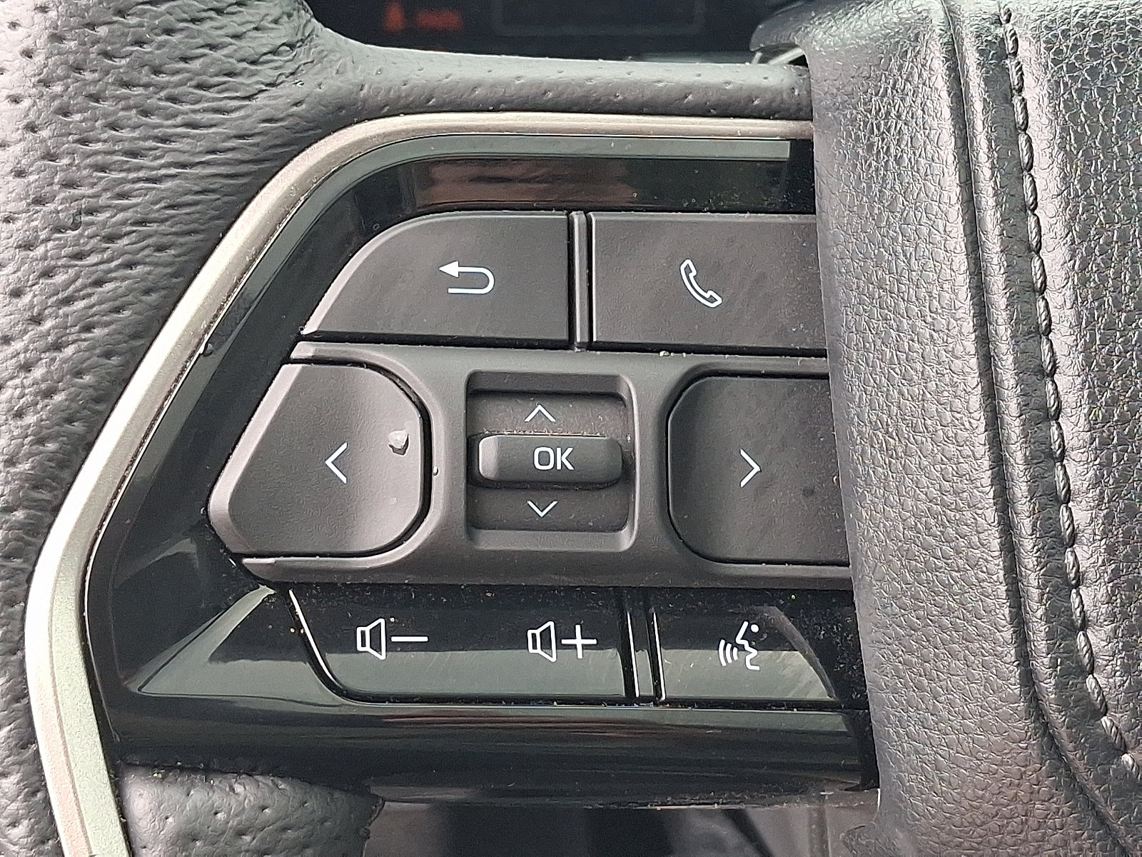 Used 2024 Toyota Tundra Limited AWD/4WD image 22