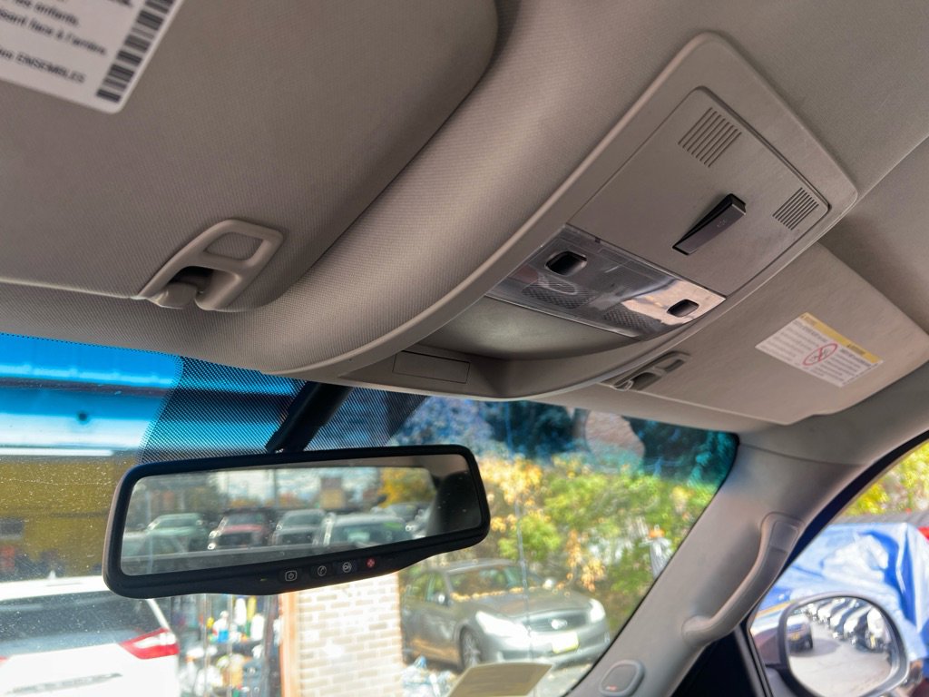 Used 2012 GMC Sierra 2500 SLT w/ SLT Convenience Package image 17