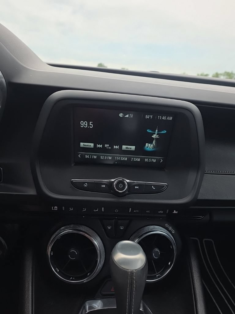 Used 2018 Chevrolet Camaro LT RWD image 11