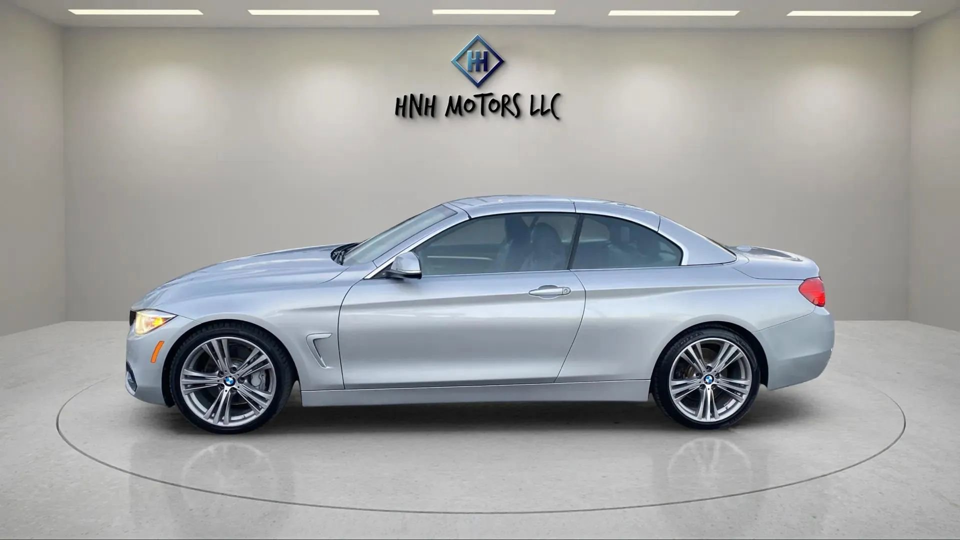 Used 2017 BMW 440i Convertible image 2