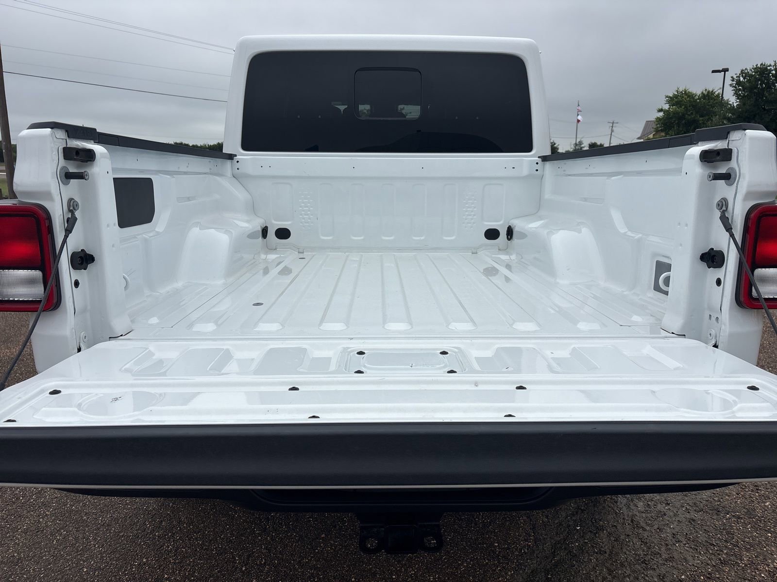 Used 2025 Jeep Gladiator Sport AWD/4WD image 30