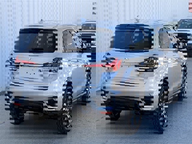 Used 2024 Mitsubishi Outlander Sport ES image 4