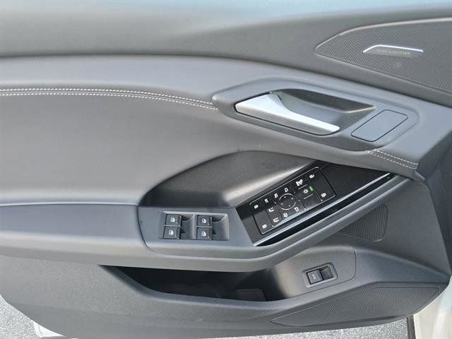 New 2025 Audi Q6 e-tron Premium Plus image 30