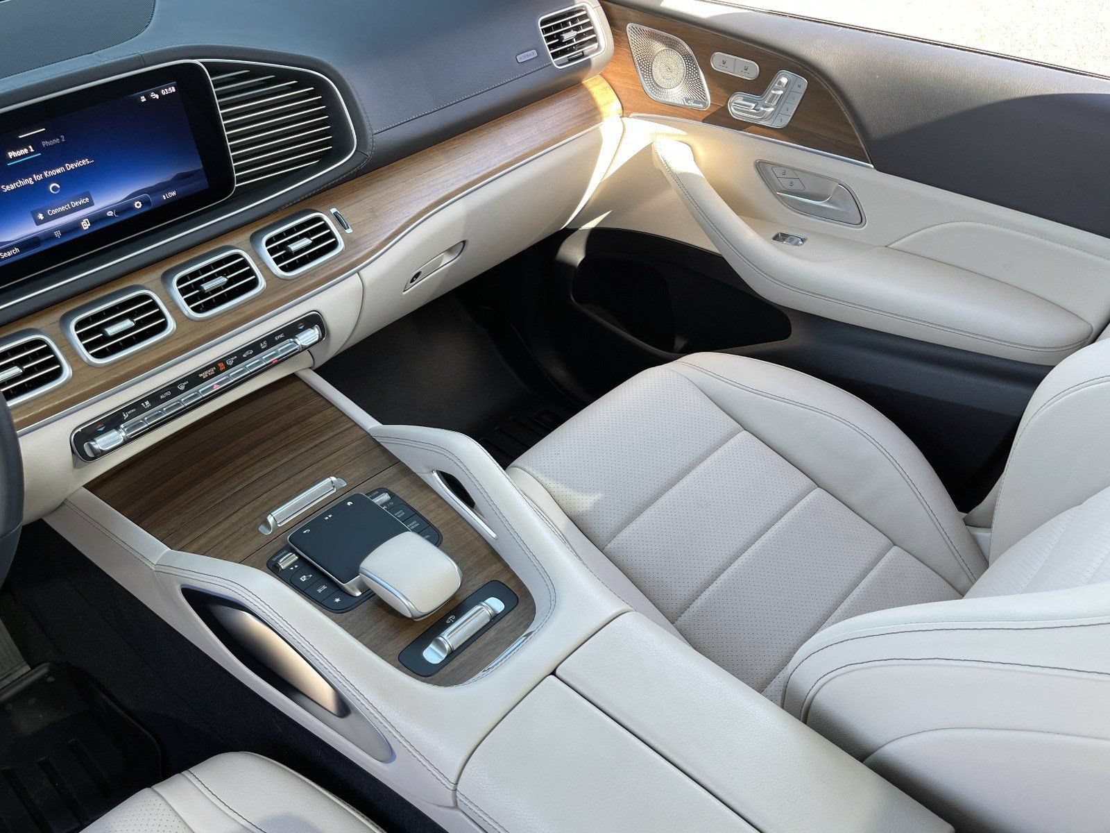 Used 2024 Mercedes-Benz GLS 450 4MATIC image 18