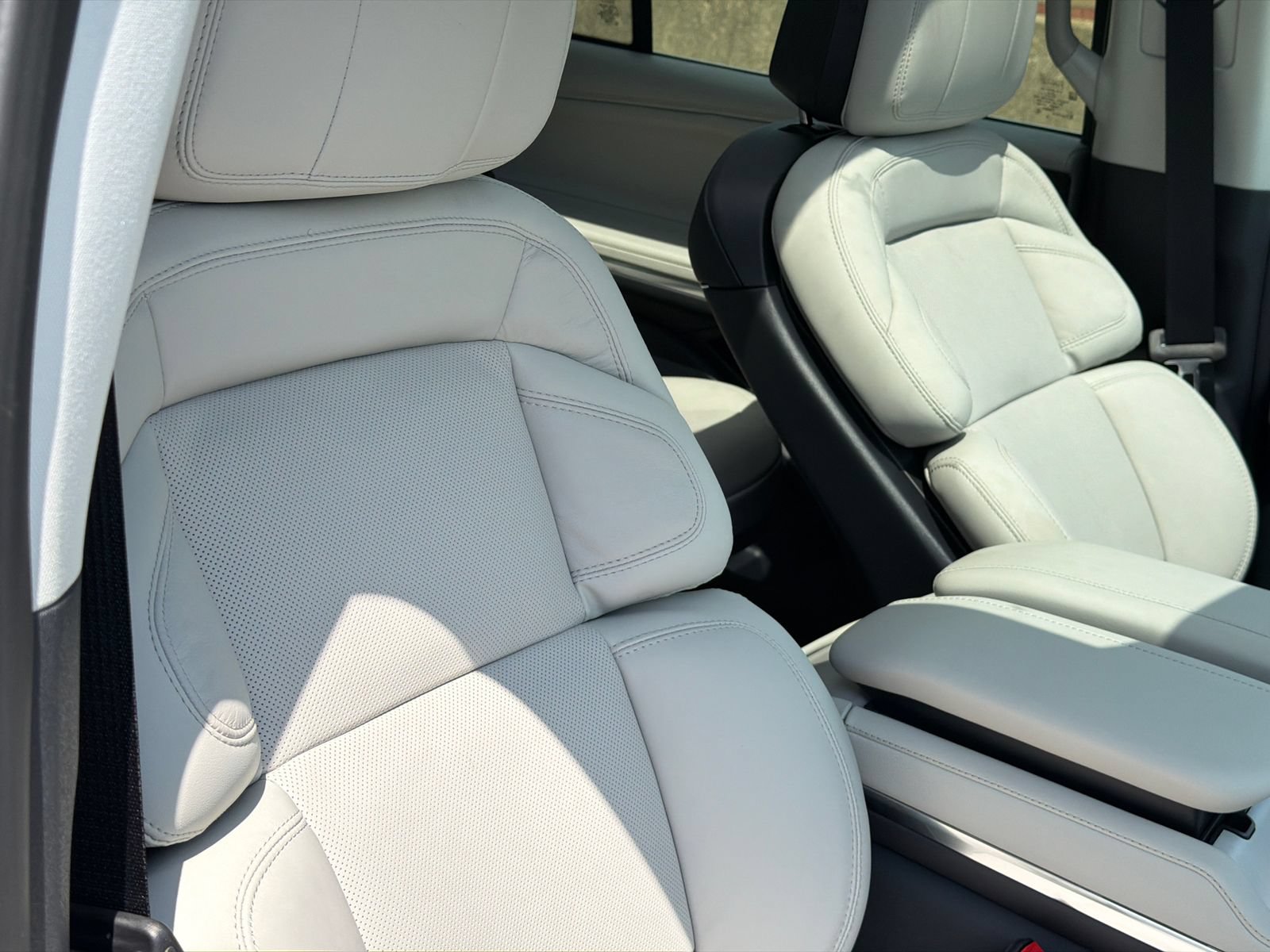 New 2026 Lincoln Navigator Reserve AWD/4WD image 12