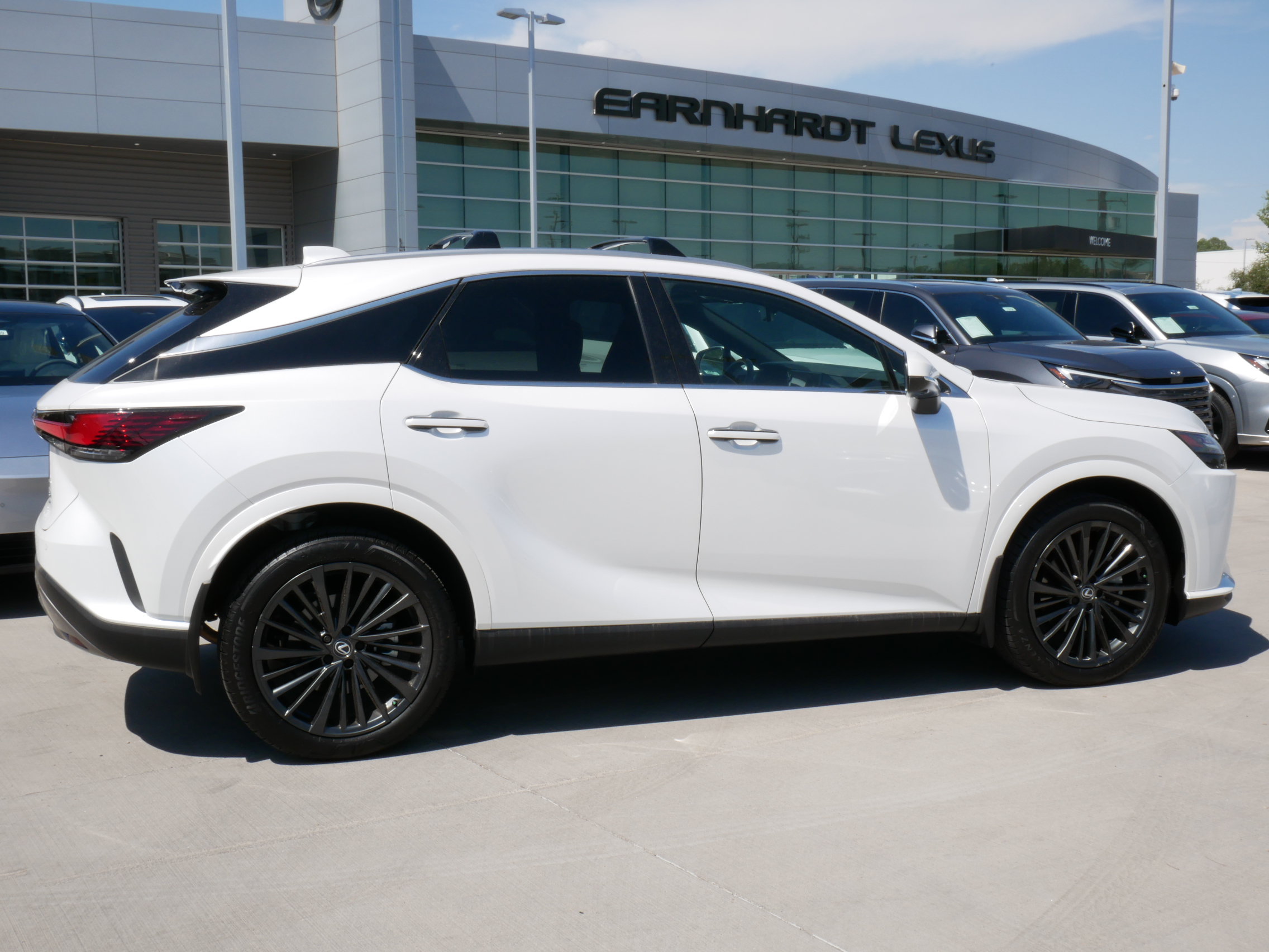 Used 2025 Lexus RX 350h AWD/4WD image 11