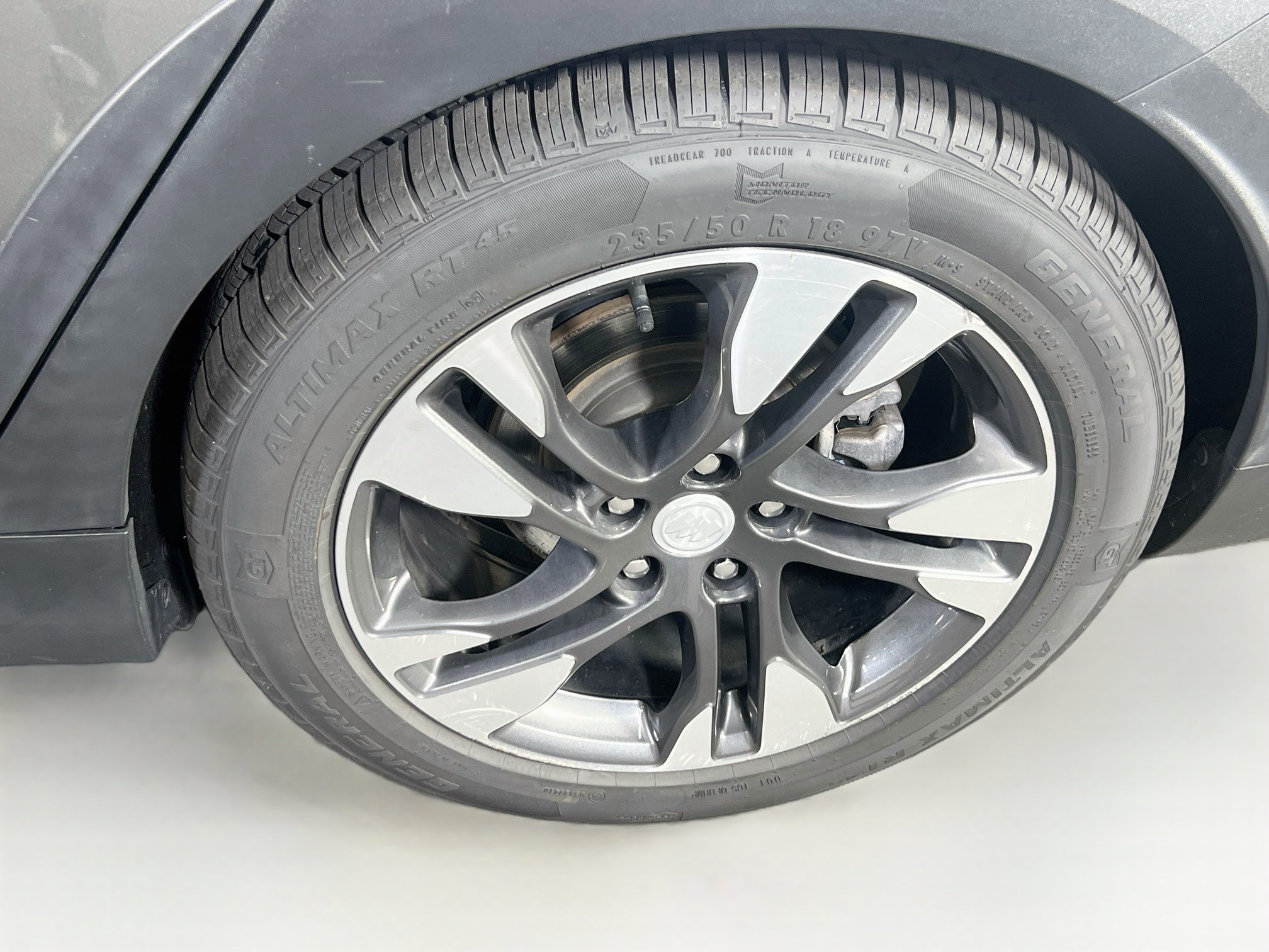 Used 2019 Buick Regal Essence w/ Driver Confidence Package I AWD/4WD image 32