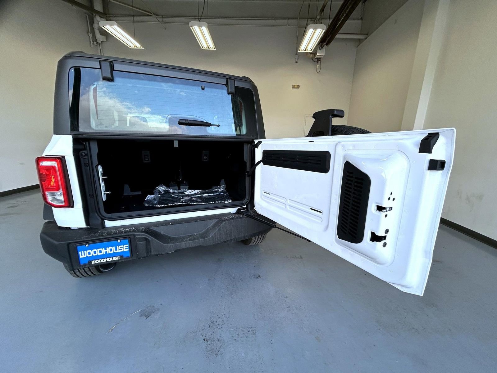 New 2025 Ford Bronco Base image 9