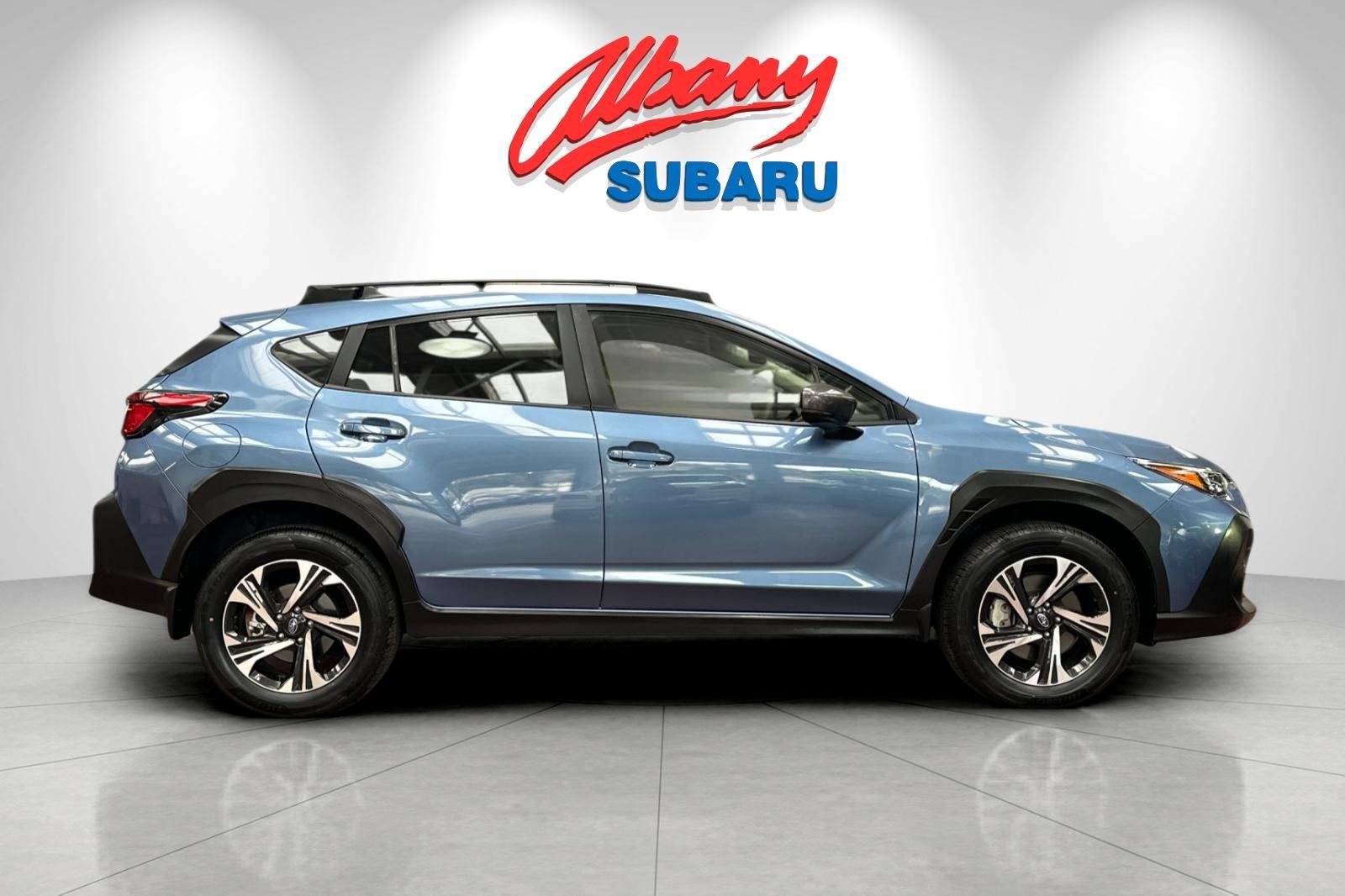 Used 2024 Subaru Crosstrek 2.0i Premium AWD/4WD image 3