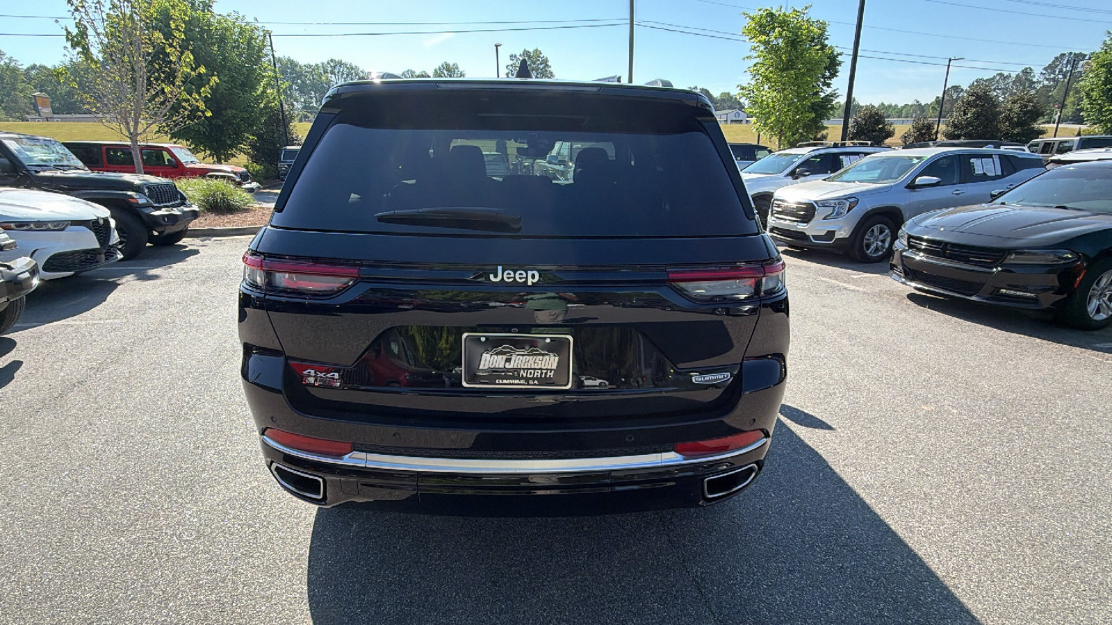 Used 2025 Jeep Grand Cherokee Summit AWD/4WD image 9