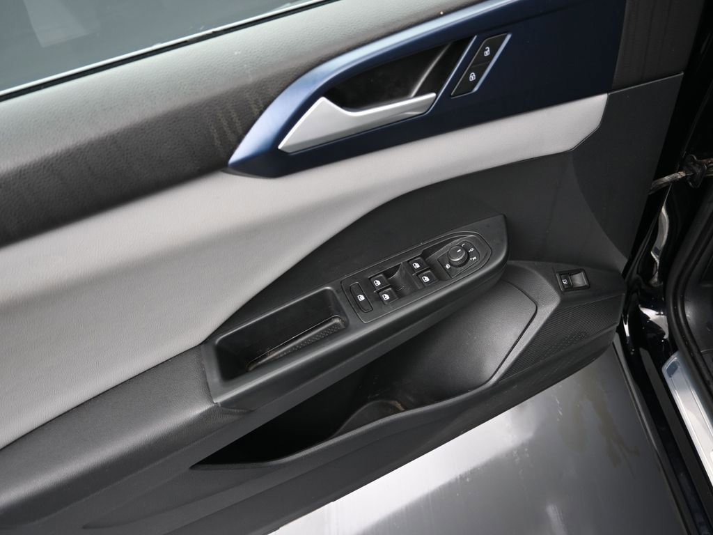 Used 2022 Volkswagen Taos SE w/ Panoramic Sunroof Package image 20