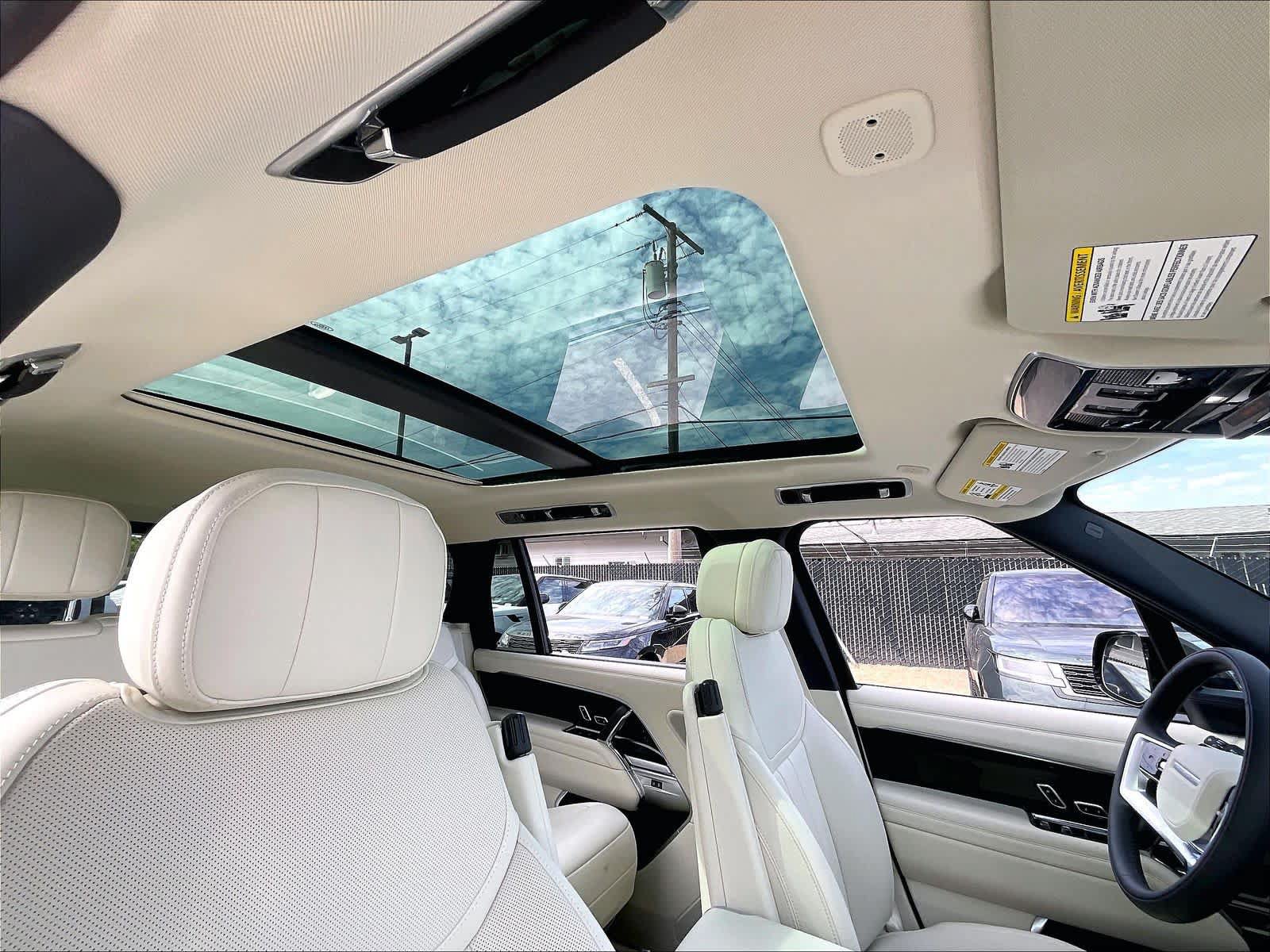 New 2026 Land Rover Range Rover Long Wheelbase SE AWD/4WD image 29