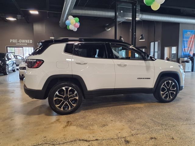 Used 2022 Jeep Compass Limited AWD/4WD image 10