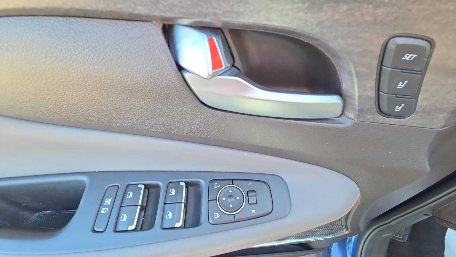 Used 2020 Hyundai Santa Fe Limited image 25