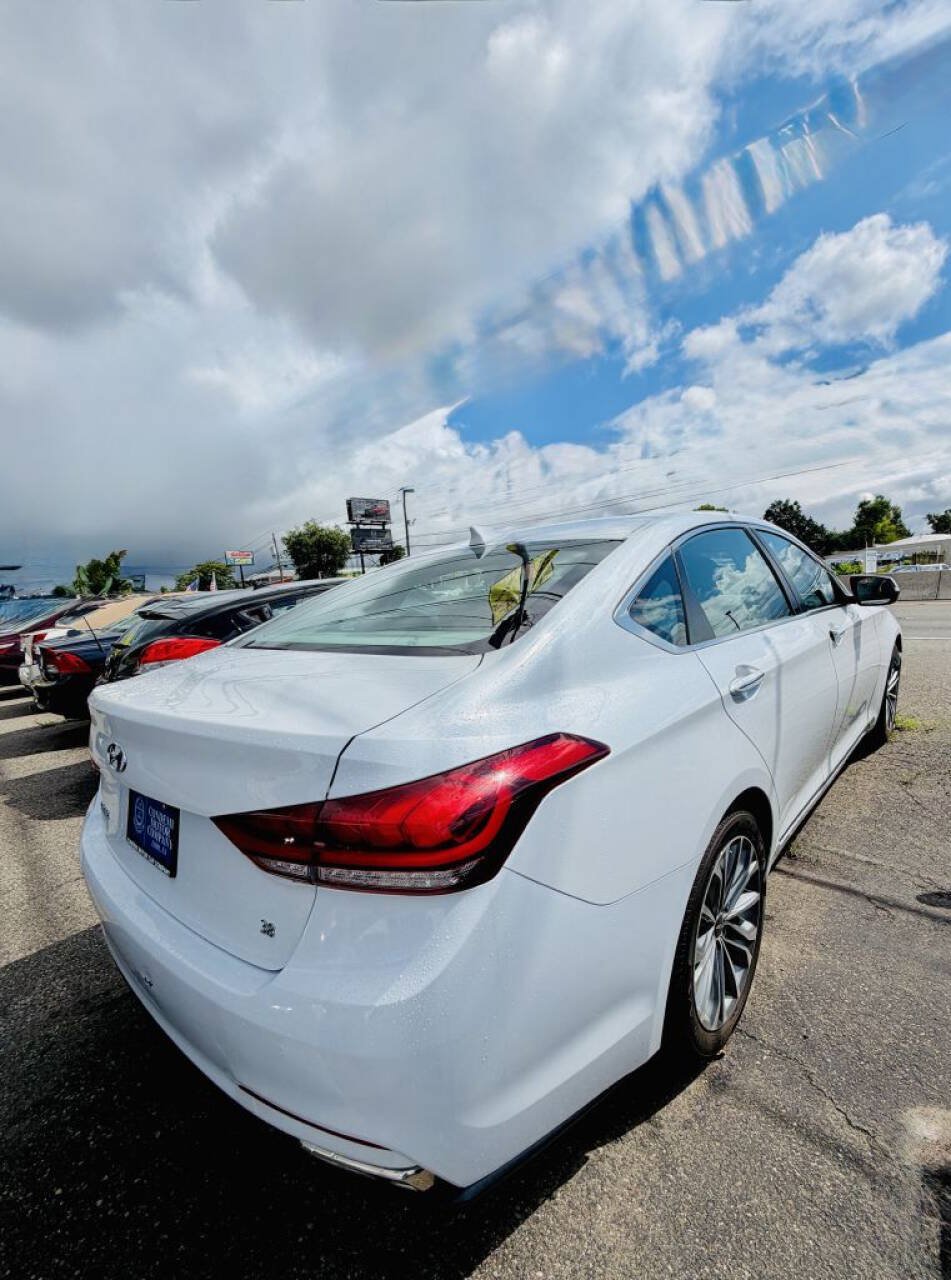 Used 2016 Hyundai Genesis 3.8 RWD image 6