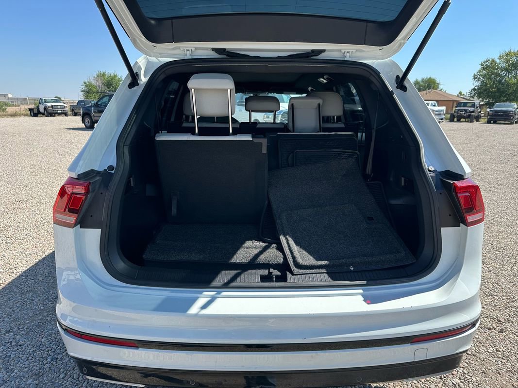 Used 2020 Volkswagen Tiguan SE R-Line w/ 3rd Row Seat Package image 28