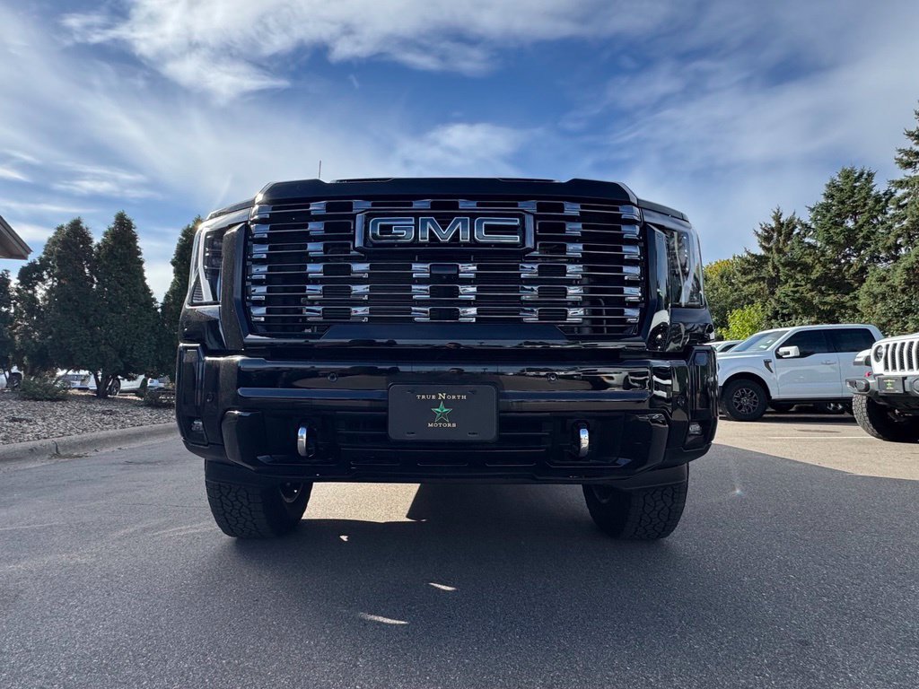 Used 2026 GMC Sierra 3500 Denali Ultimate w/ LPO, Black Badging Package AWD/4WD image 5