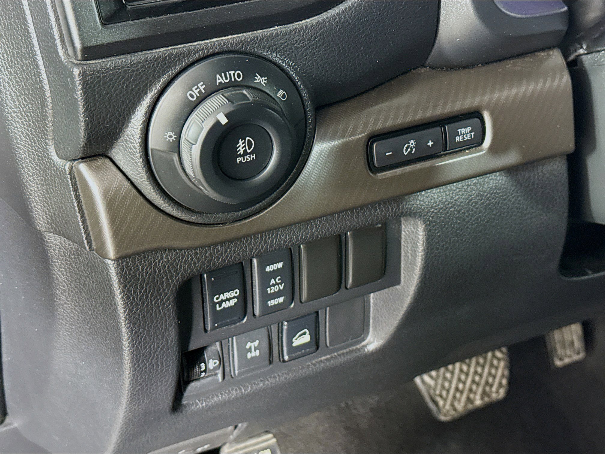 Used 2020 Nissan Titan PRO-4X w/ Pro-4x Convenience Package image 9