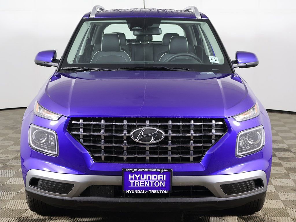 Certified 2025 Hyundai Venue Limited FWD image 10
