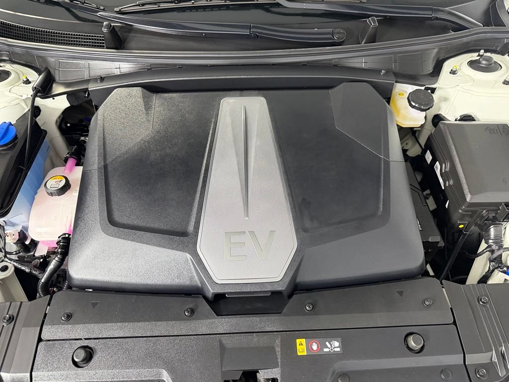 Used 2024 Kia EV6 Wind w/ Wind Technology Package RWD image 18