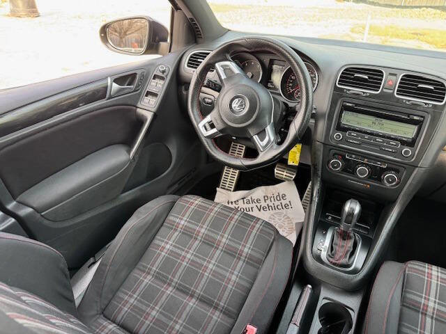 Used 2011 Volkswagen Golf 4-Door image 24