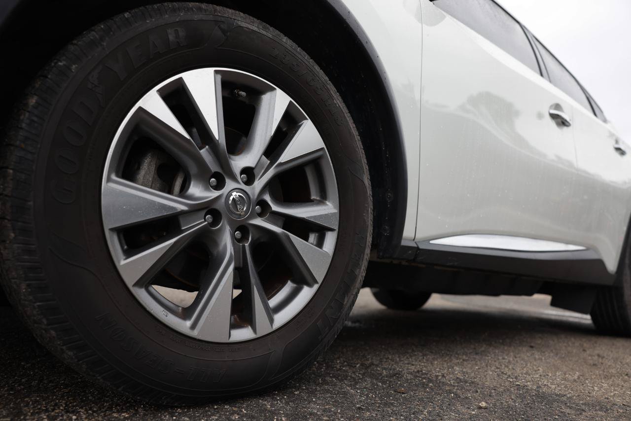 Used 2015 Nissan Murano S FWD image 32