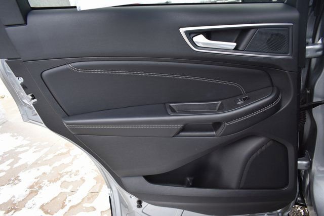 Used 2024 Ford Edge Titanium image 34