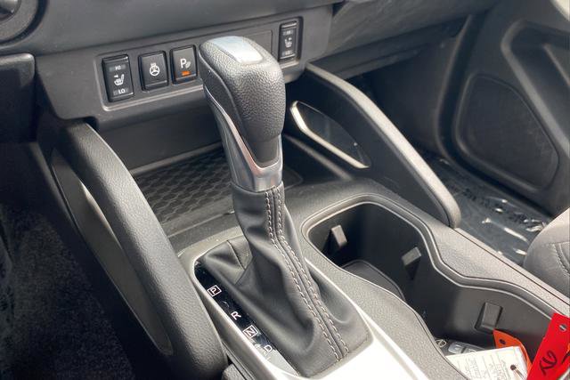 Used 2022 Nissan Frontier SV AWD/4WD image 18