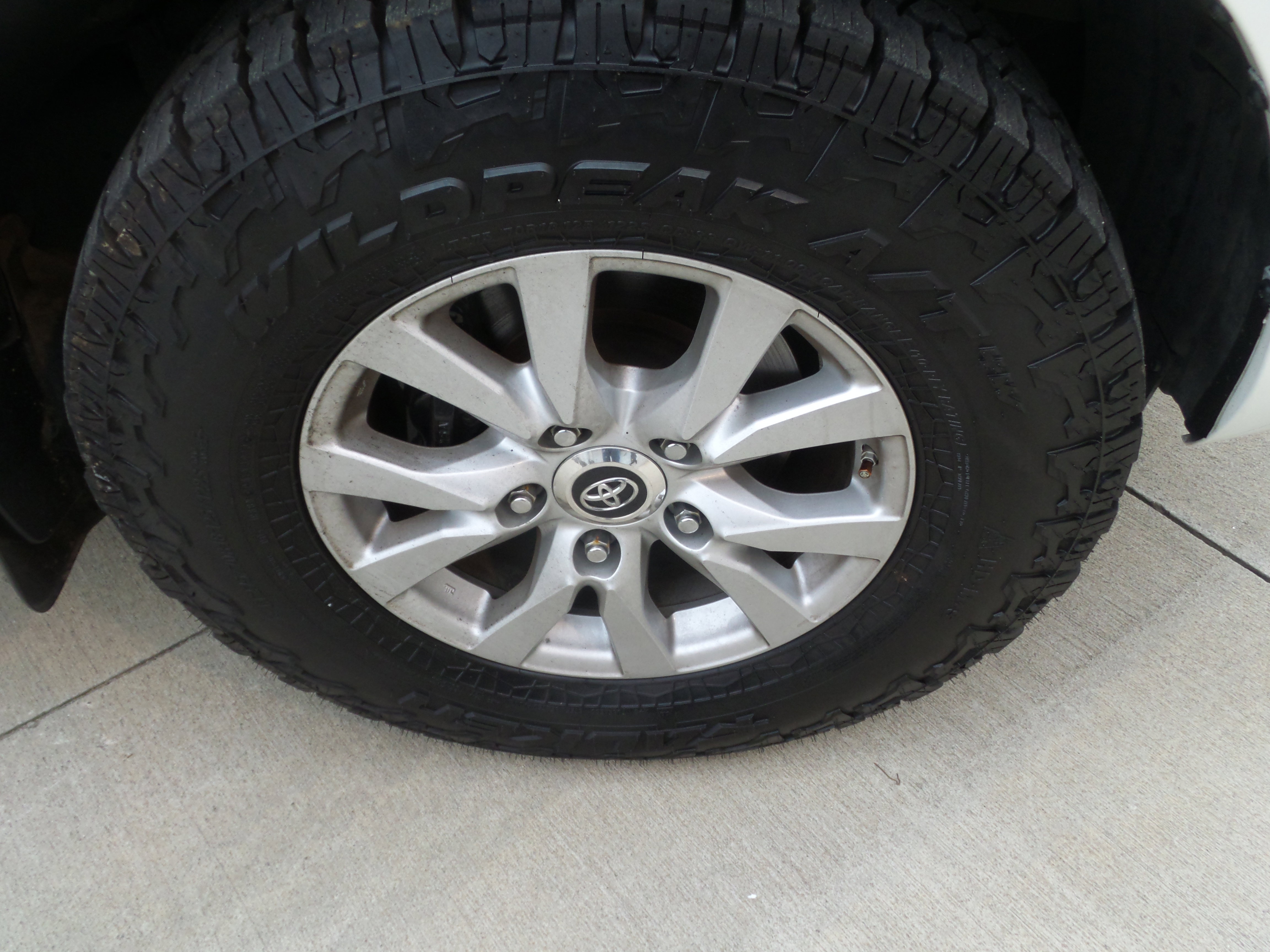 Used 2013 Toyota Land Cruiser image 7