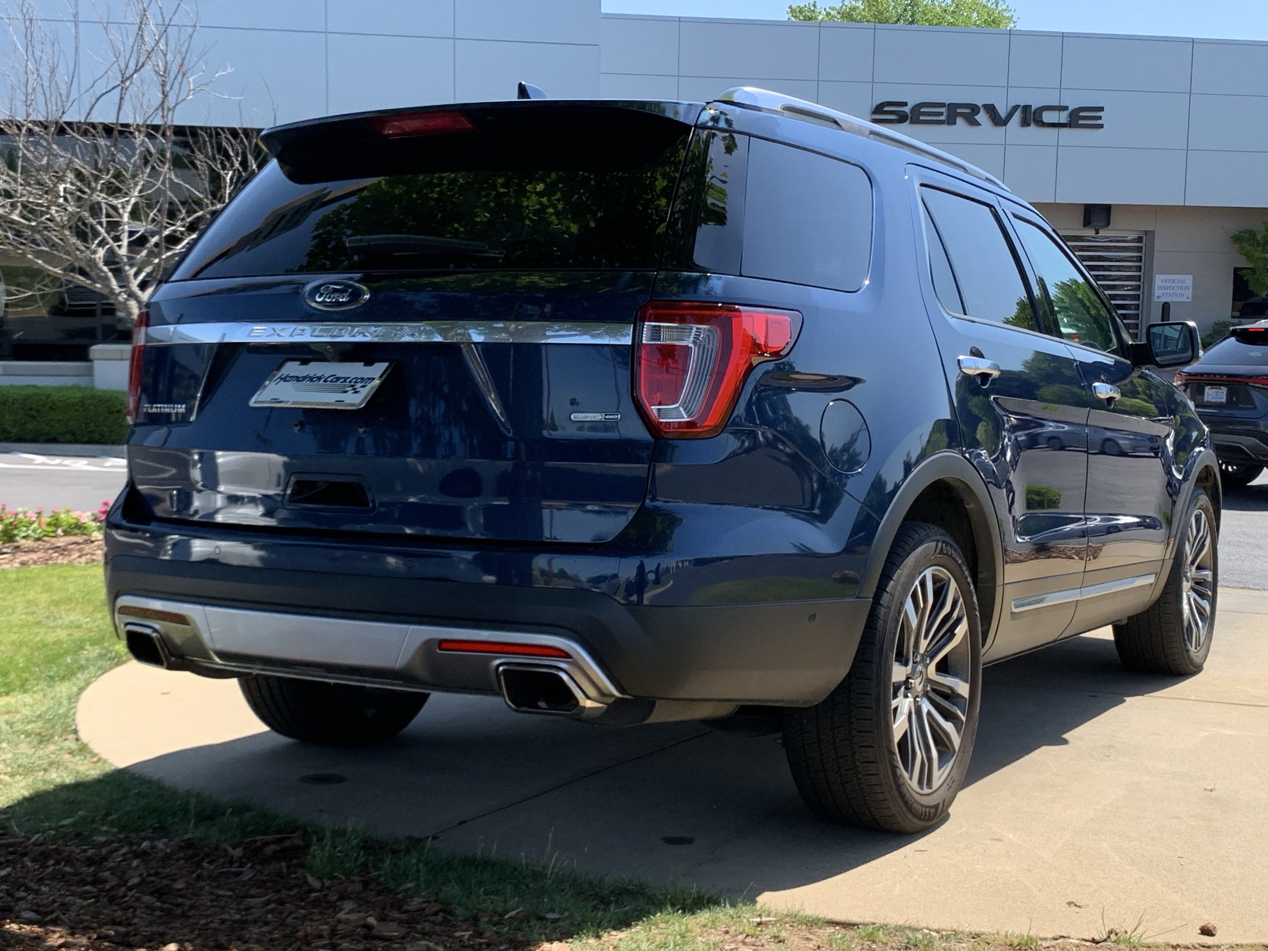 Used 2017 Ford Explorer Platinum AWD/4WD image 10