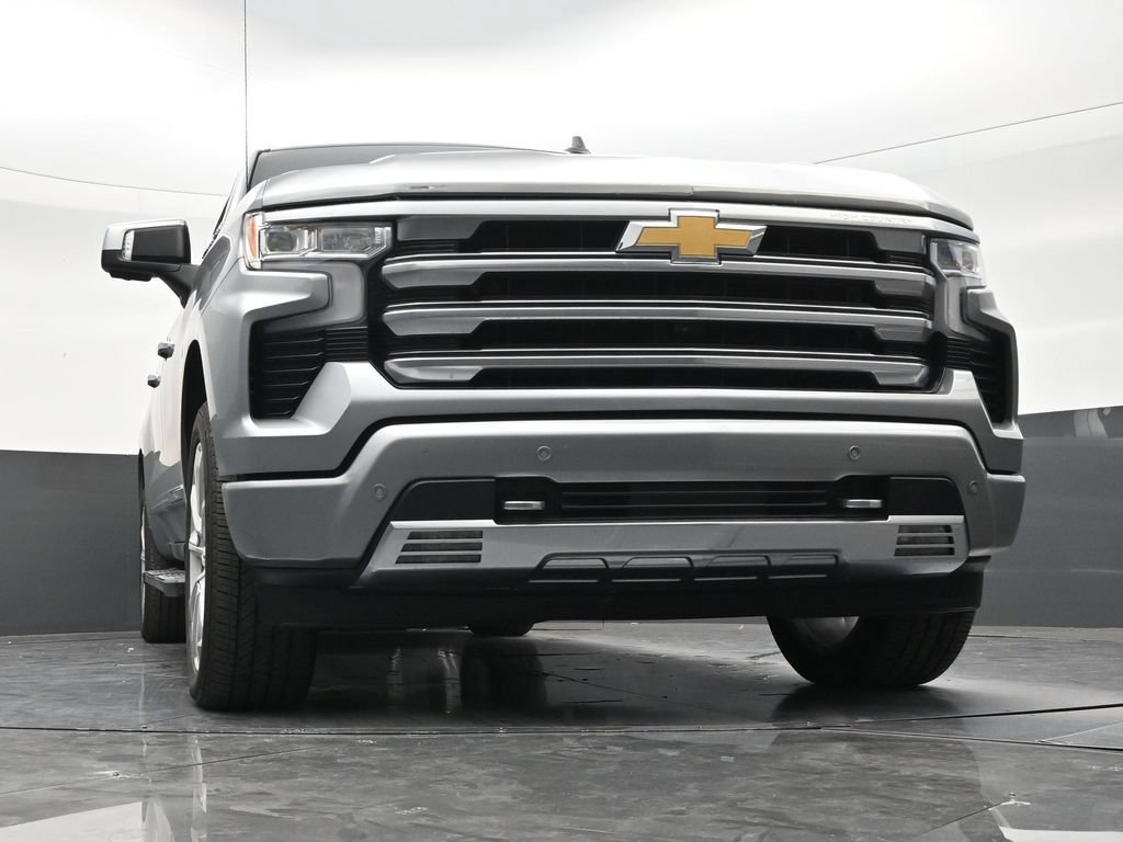 Used 2024 Chevrolet Silverado 1500 High Country w/ High Country Premium Package AWD/4WD image 26