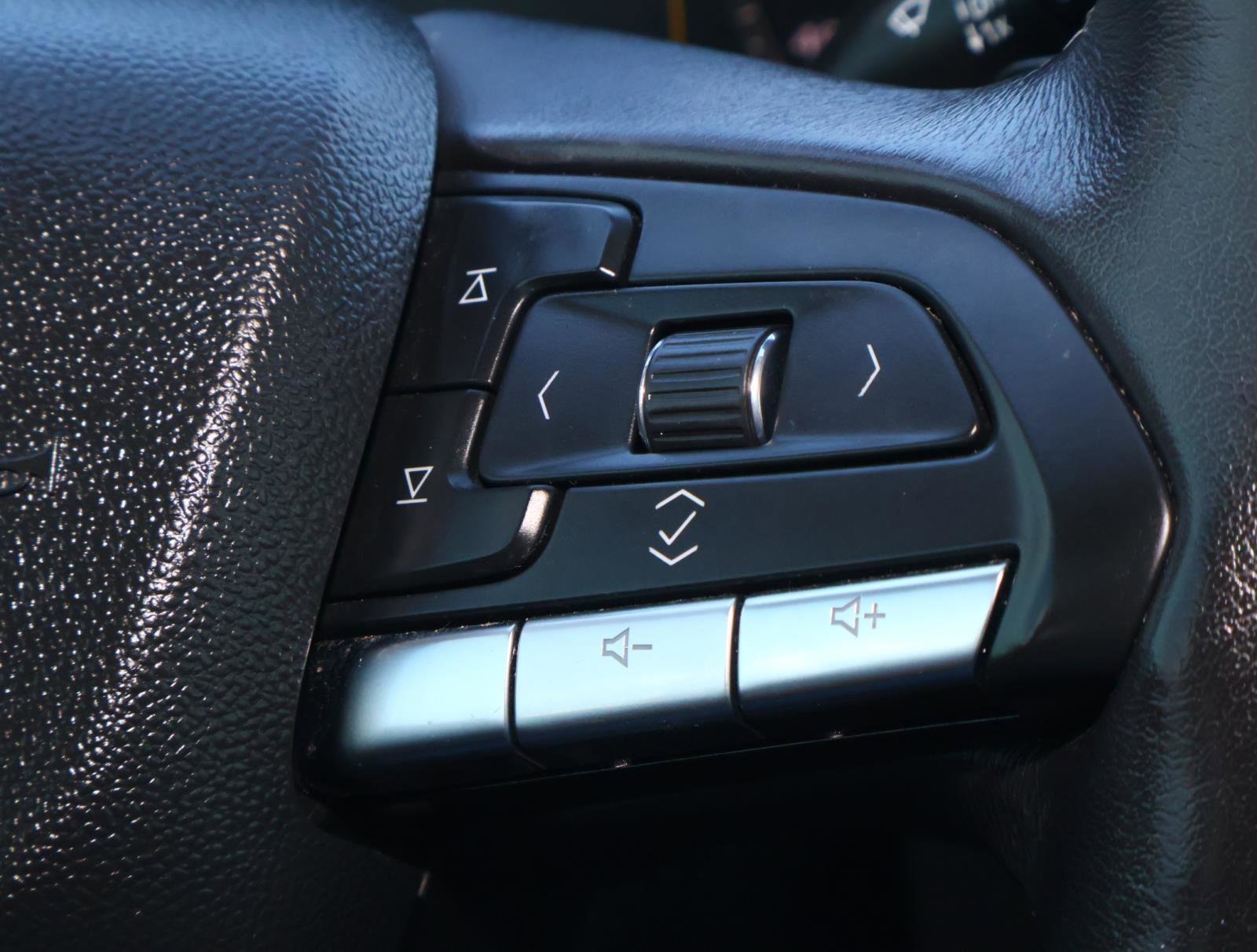 Used 2023 Cadillac XT4 Luxury image 27