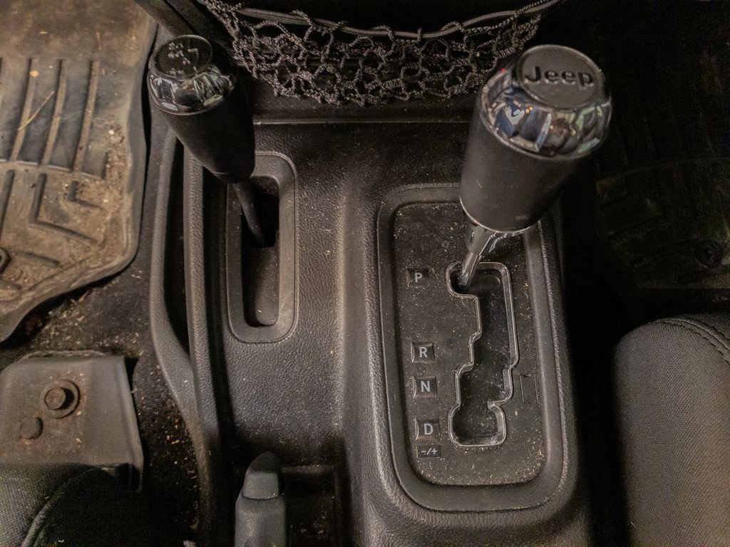 Used 2012 Jeep Wrangler Unlimited Sport AWD/4WD image 17
