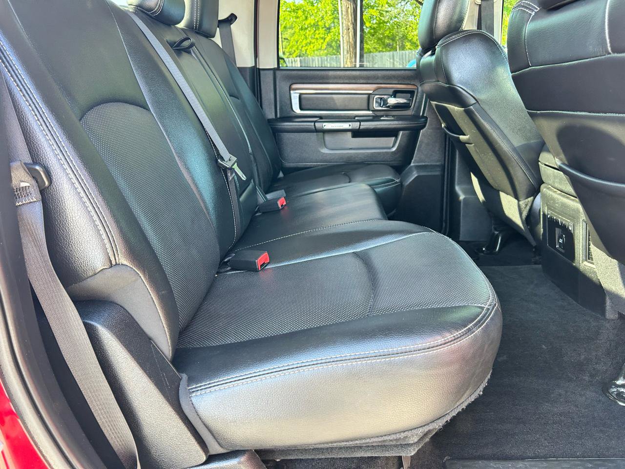Used 2015 RAM 1500 Laramie w/ Convenience Group AWD/4WD image 12