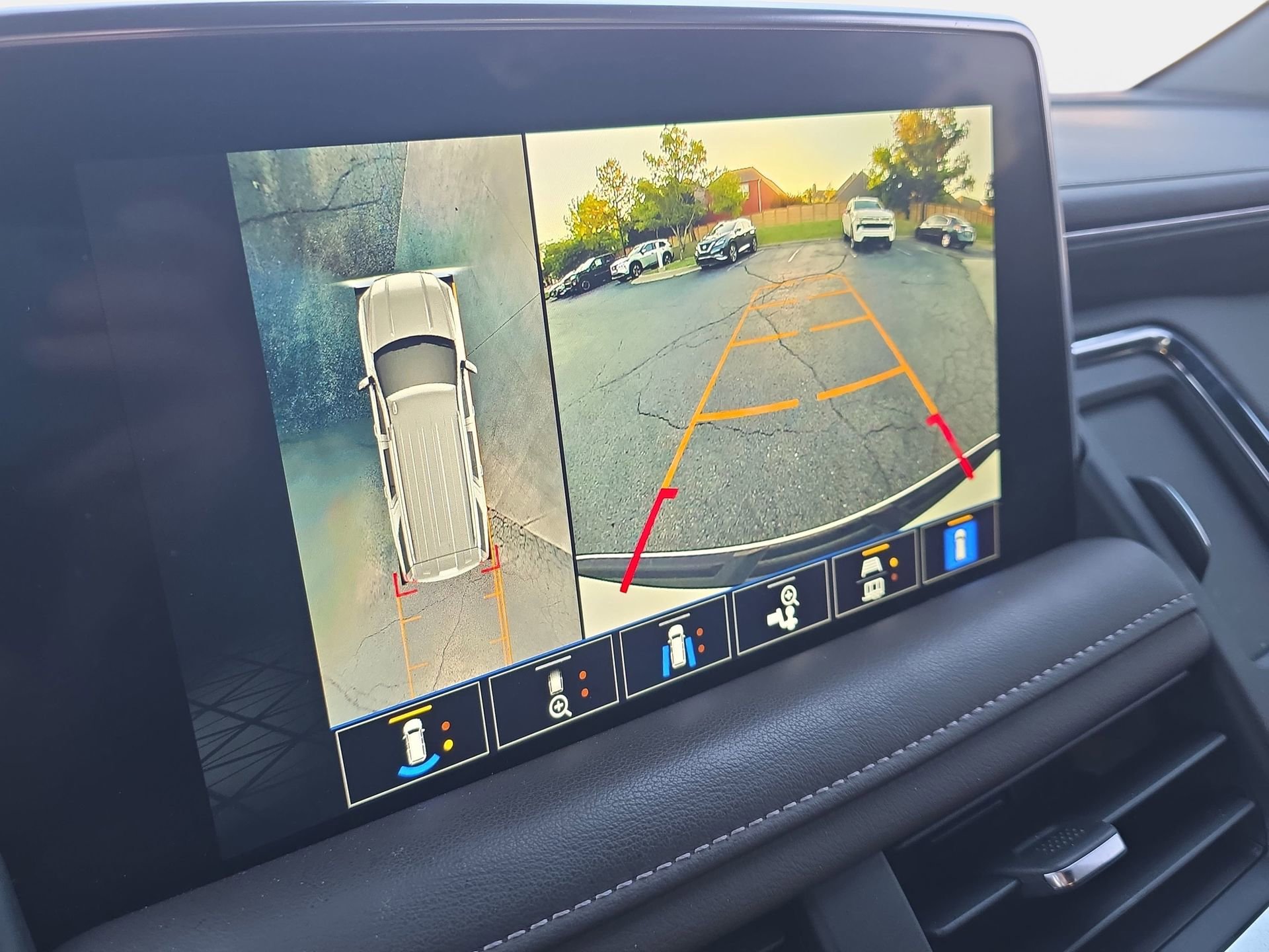 Used 2022 GMC Yukon SLT w/ SLT Premium Package RWD image 23