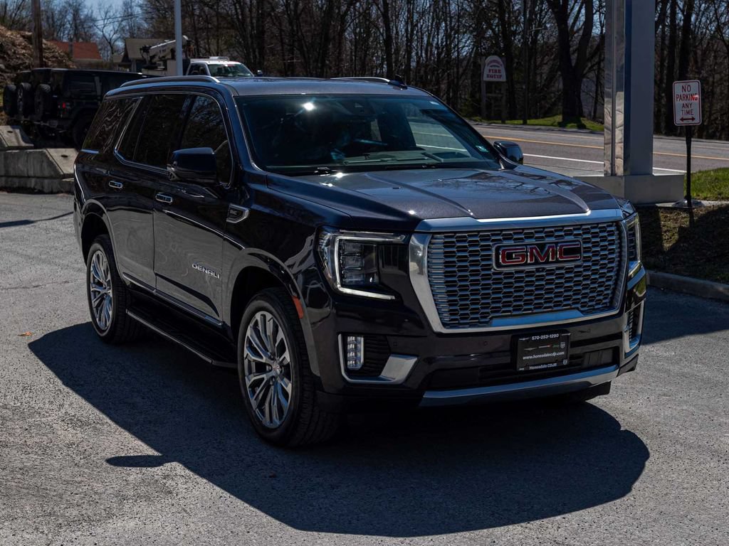 Used 2024 GMC Yukon Denali AWD/4WD image 3