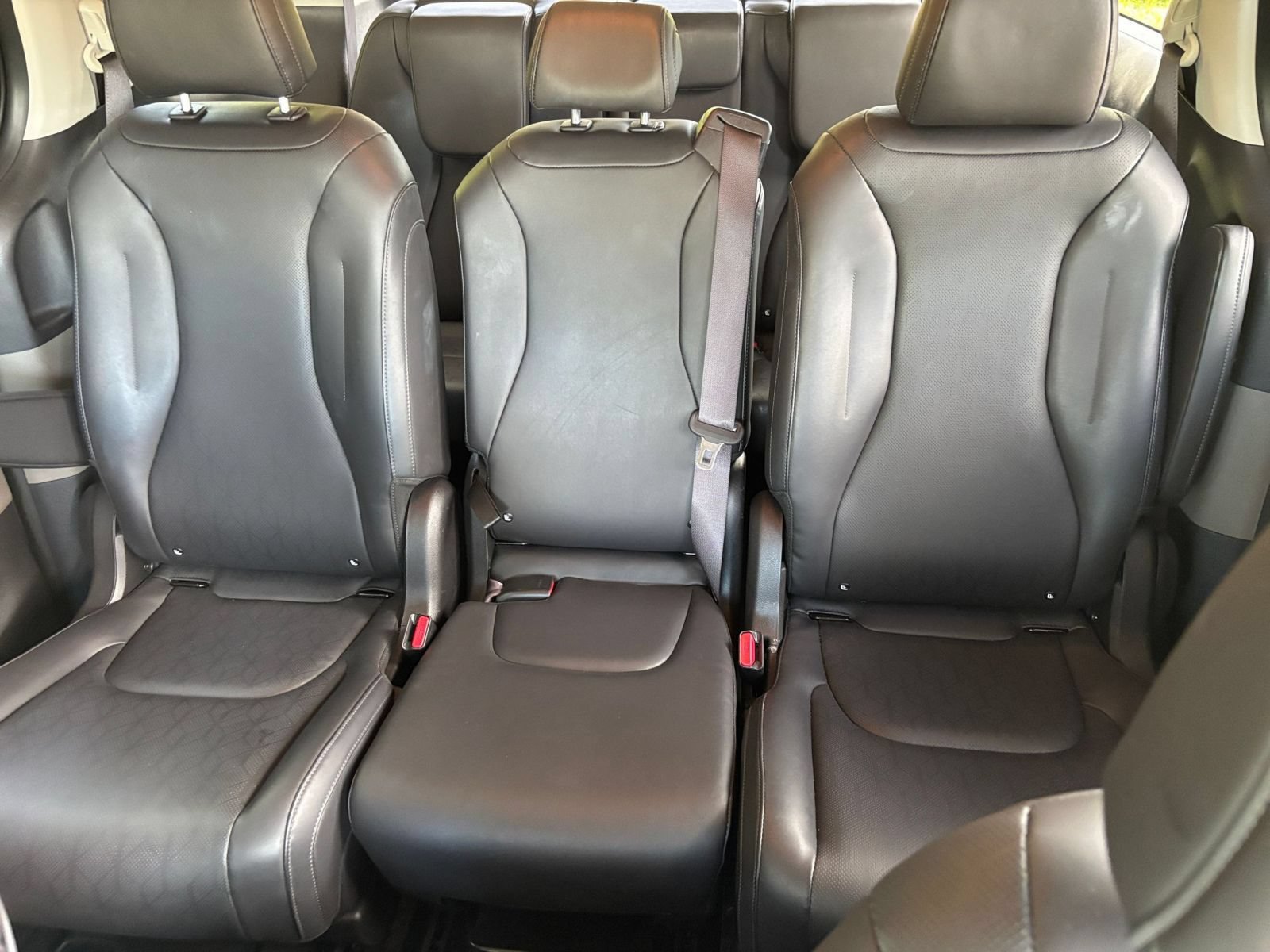 Used 2026 Kia Carnival FWD image 40