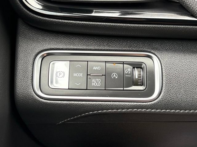 Used 2025 Buick Enclave Preferred AWD/4WD image 20