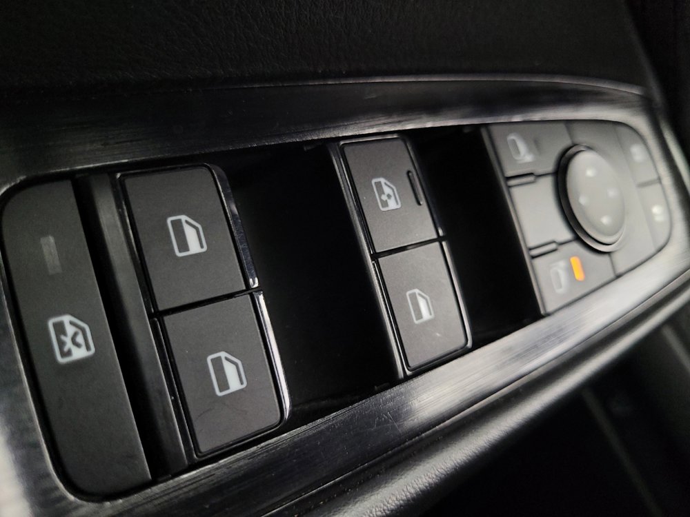 Used 2023 Nissan Rogue S image 27