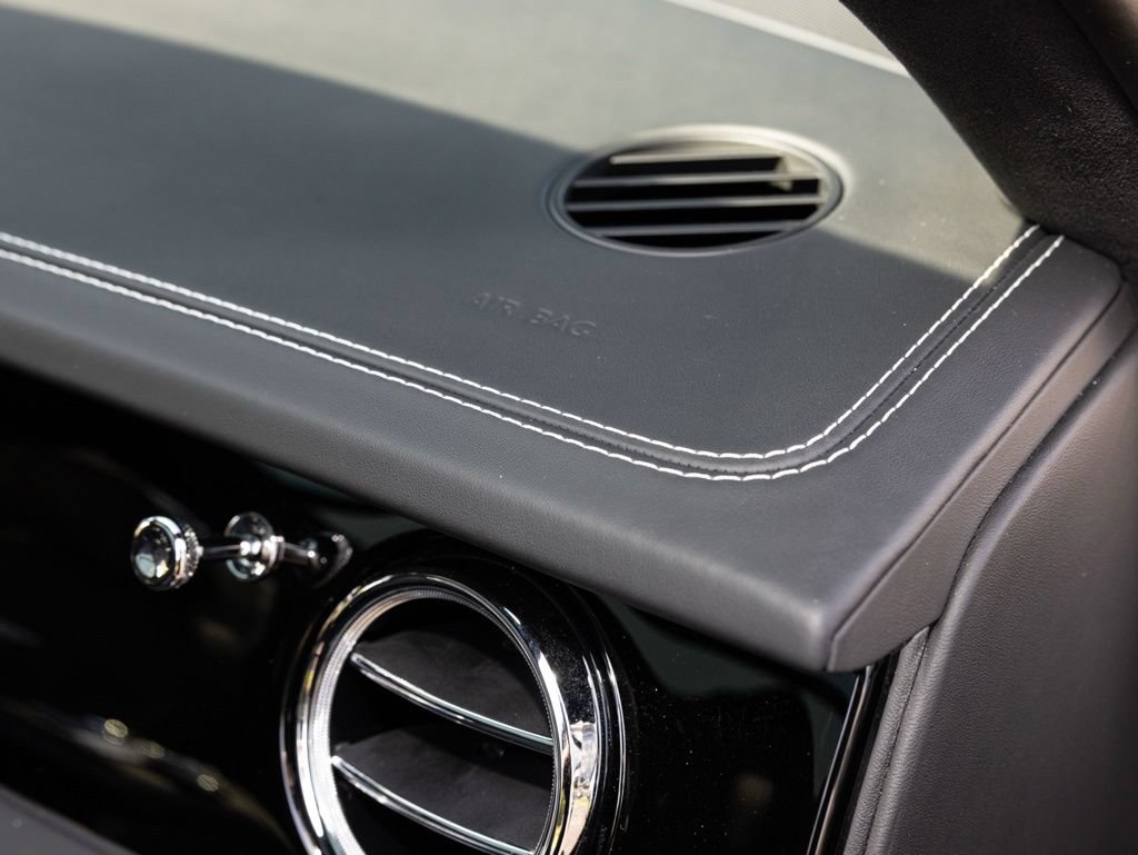 Used 2025 Bentley Bentayga AWD/4WD image 80