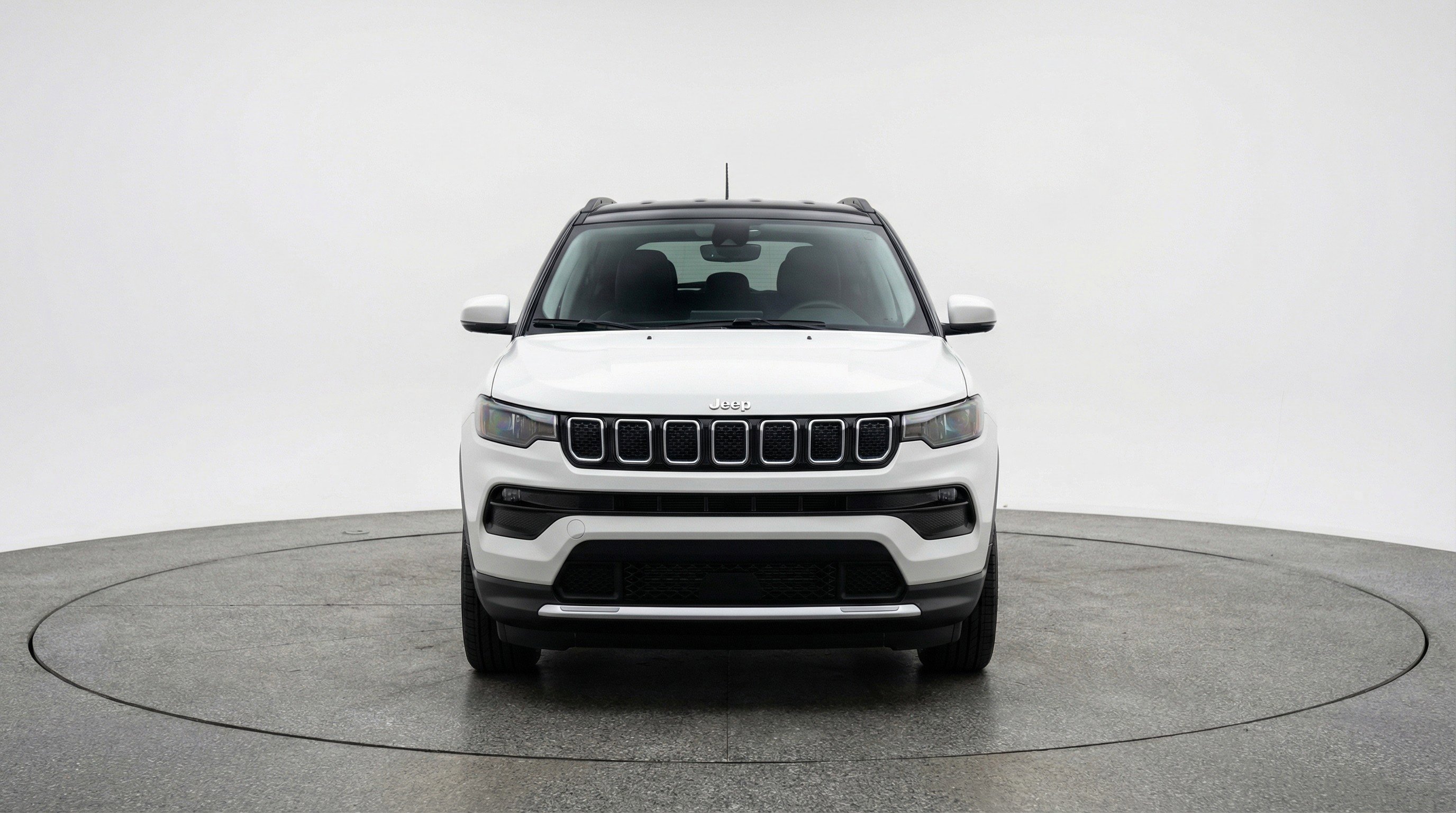Used 2025 Jeep Compass Limited AWD/4WD image 2