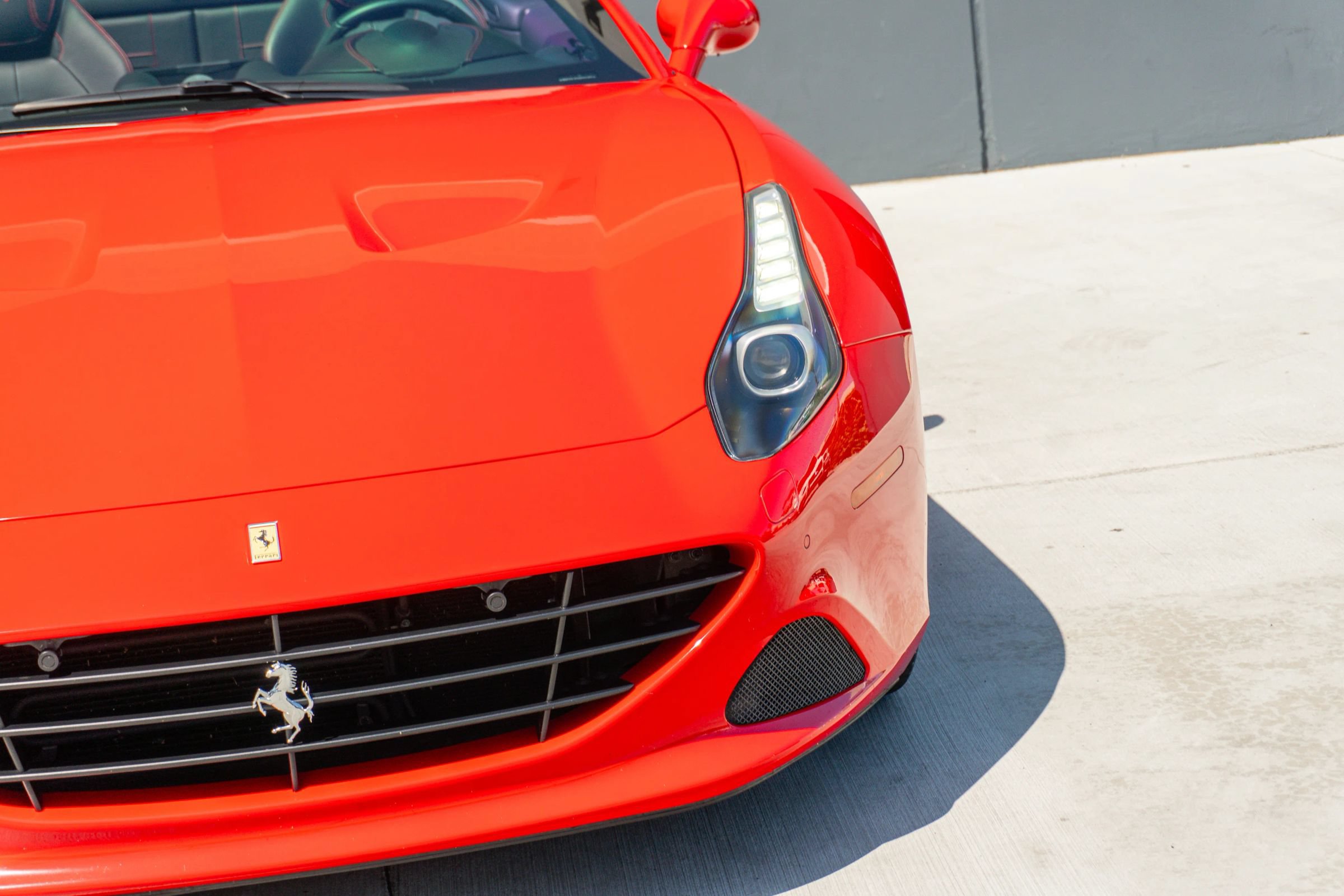 Used 2017 Ferrari California T RWD image 26